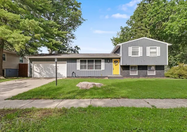 Photo 1 of Single family home for sale at 1906 Winchester Dr, Champaign, IL 61821 | MLS# 12752331 | Listing updated on 2026-09-11