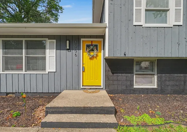 Photo 3 of Single family home for sale at 1906 Winchester Dr, Champaign, IL 61821 | MLS# 12752331 | Listing updated on 2026-09-11