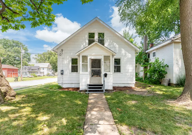 Photo 1 of Single family home for sale at 510 W 8th Street, Sterling, IL 61081 | MLS# 12752347 | Listing updated on 2026-09-30