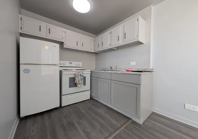 Photo 3 of Condo for sale at 6171 N Sheridan Rd #1408, Chicago, IL 60660 | MLS# 12752363 | Listing updated on 2026-09-22