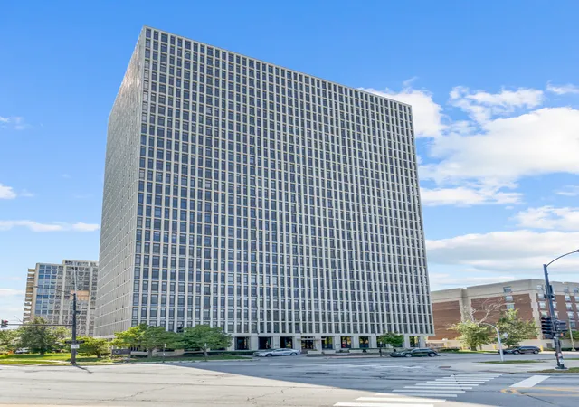 Photo 1 of Condo for sale at 6700 S South Shore Dr #4K, Chicago, IL 60649 | MLS# 12752369 | Listing updated on 2026-09-11