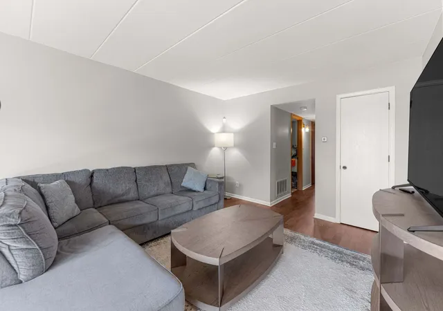 Listing Photo 5 - Condo for sale in building located at 8804 W 140Th St, Orland Park, IL 60462 - Unit #2C