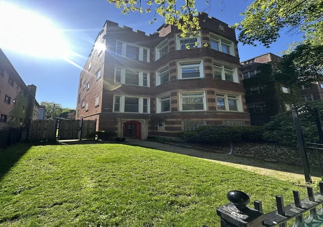 Photo 2 of Condo for sale at 5138 S Kenwood St #LL, Chicago, IL 60615 | MLS# 12752428 | Listing updated on 2026-09-11