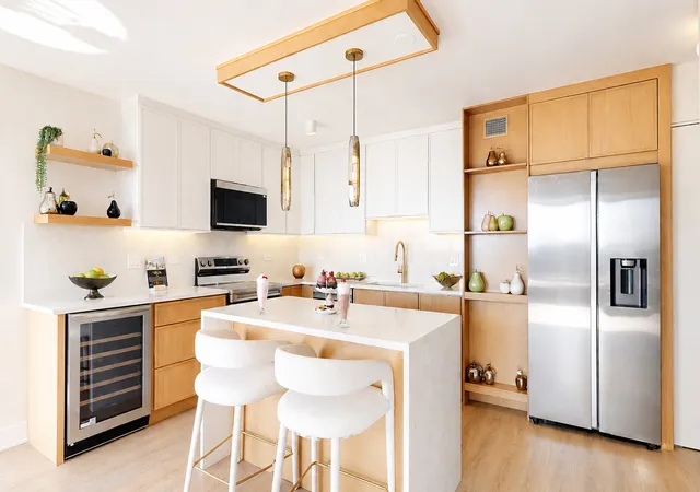 Photo 2 of Condo for sale at 5455 N Sheridan Rd #1015, Chicago, IL 60640 | MLS# 12752436 | Listing updated on 2026-09-28