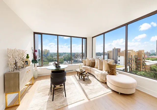 Photo 4 of Condo for sale at 5455 N Sheridan Rd #1015, Chicago, IL 60640 | MLS# 12752436 | Listing updated on 2026-09-28