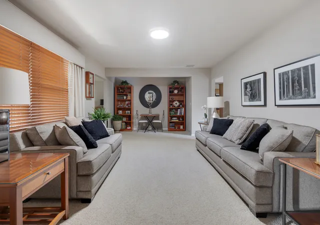 Photo 3 of Single family home for sale at 569 Northampton Cir, Elk Grove Village, IL 60007 | MLS# 12752439 | Listing updated on 2026-09-14