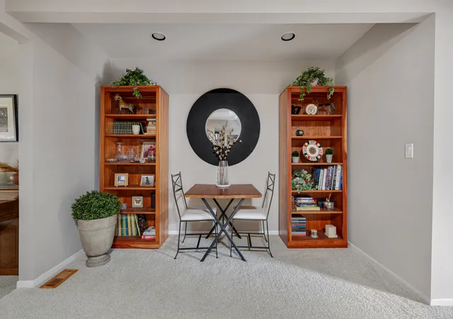 Photo 4 of Single family home for sale at 569 Northampton Cir, Elk Grove Village, IL 60007 | MLS# 12752439 | Listing updated on 2026-09-14