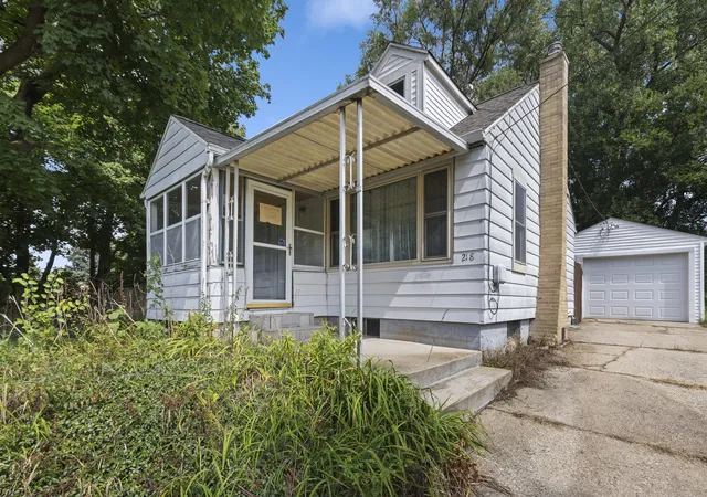 Photo 1 of Single family home for sale at 218 Euclid Ave, Rockford, IL 61102 | MLS# 12752523 | Listing updated on 2026-09-21