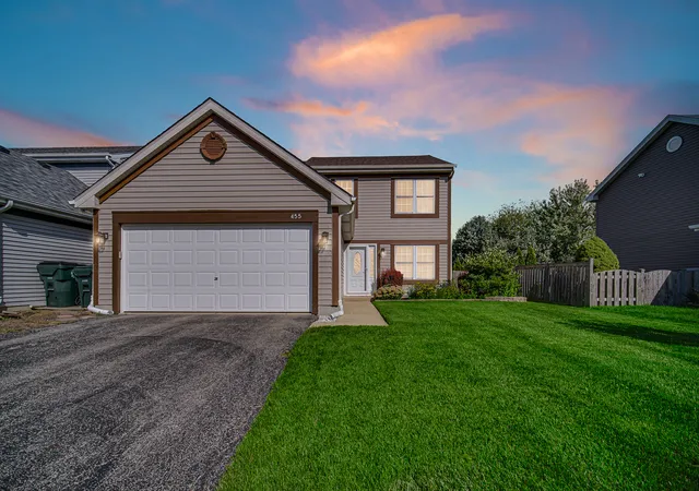 Photo 1 of Townhouse for sale at 455 Rosewood Xing, Lindenhurst, IL 60046 | MLS# 12752560 | Listing updated on 2026-09-28