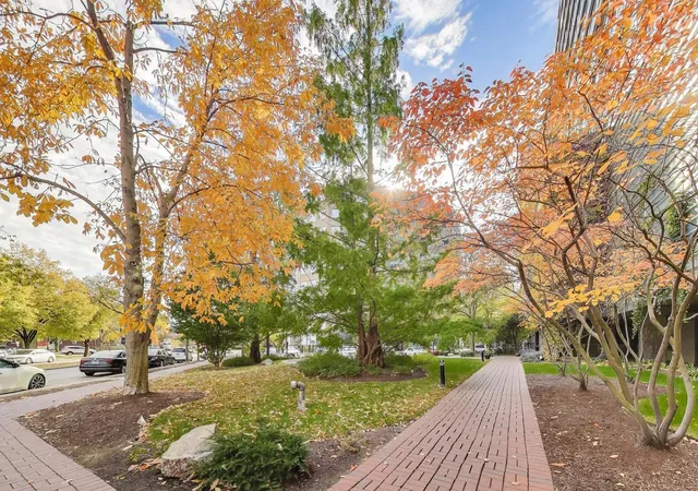 Listing Photo 5 - Condo for sale in building located at 800 Elgin Rd, Evanston, IL 60201 - Unit #1419