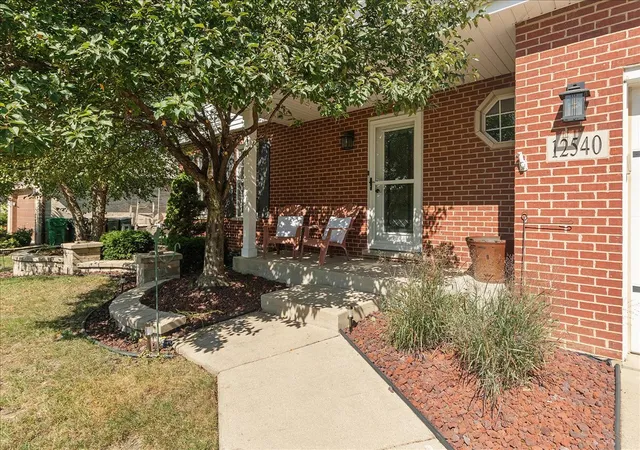 Photo 2 of Single family home for sale at 12540 W Hampshire Ln, Homer Glen, IL 60491 | MLS# 12752743 | Listing updated on 2026-10-05