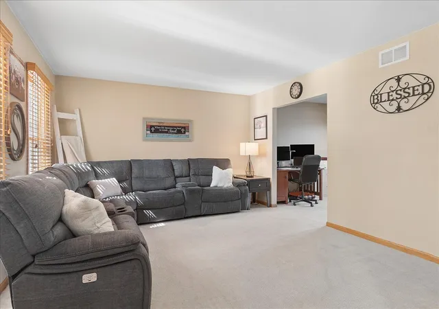 Photo 3 of Single family home for sale at 12540 W Hampshire Ln, Homer Glen, IL 60491 | MLS# 12752743 | Listing updated on 2026-10-05