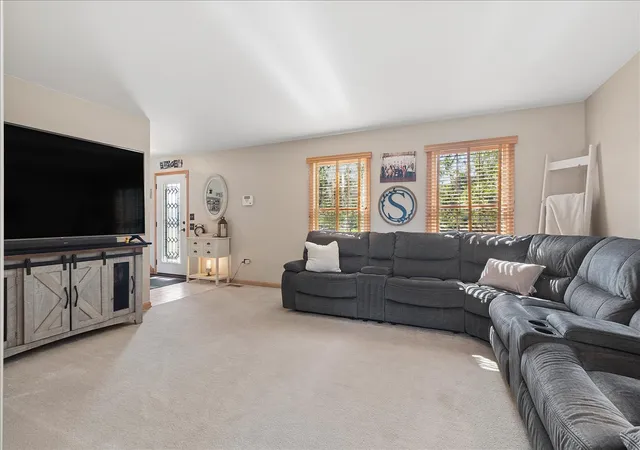 Photo 3 of Single family home for sale at 12540 W Hampshire Ln, Homer Glen, IL 60491 | MLS# 12752743 | Listing updated on 2026-10-11