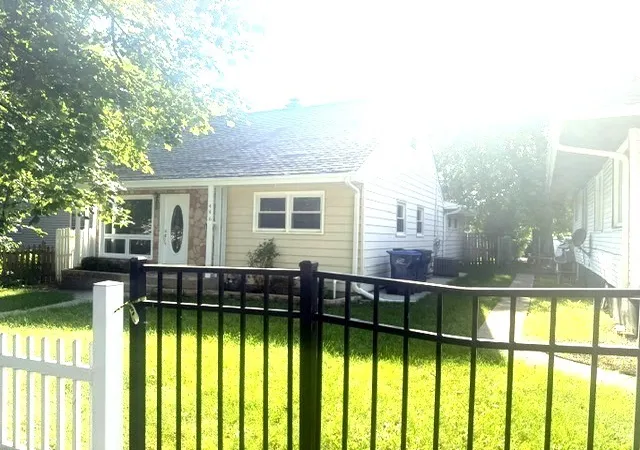 Photo 2 of Single family home for sale at 446 Washington Park, Waukegan, IL 60085 | MLS# 12752781 | Listing updated on 2026-09-10