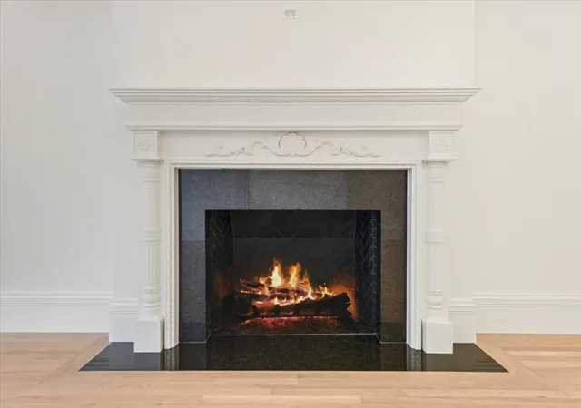 Listing Photo 4 - Condo for sale in building located at 399 W Fullerton Pkwy, Chicago, IL 60614 - Unit #3W