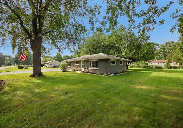Photo 3 of Sale Pending at 10290 W Waldo Ave, Beach Park, IL 60099 | MLS# 12752850 | Listing updated on 2026-10-06
