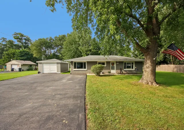 Photo 3 of Sale Pending at 10290 W Waldo Ave, Beach Park, IL 60099 | MLS# 12752850 | Listing updated on 2026-10-06