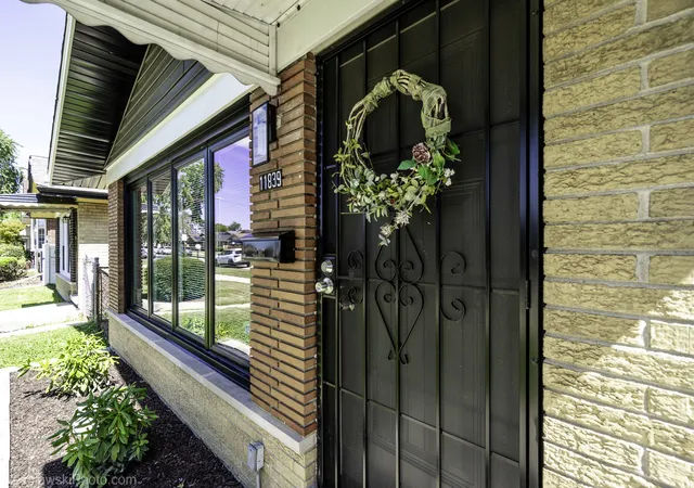 Photo 2 of Single family home for sale at 11839 S Laflin St, Chicago, IL 60643 | MLS# 12752998 | Listing updated on 2026-09-15