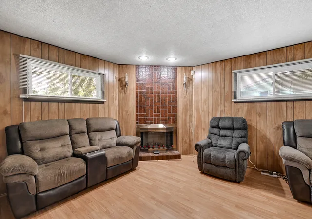 Photo 3 of Single family home for sale at 15622 Prince Dr, South Holland, IL 60473 | MLS# 12753048 | Listing updated on 2026-09-15