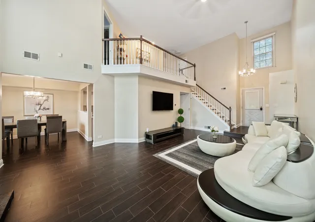 Photo 3 of Sale Pending at 4825 Turnberry Dr, Hoffman Estates, IL 60010 | MLS# 12753085 | Listing updated on 2026-10-03