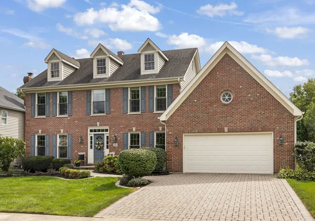 Photo 2 of Sale Pending at 14 Marywood Trl, Wheaton, IL 60189 | MLS# 12753111 | Listing updated on 2026-09-24
