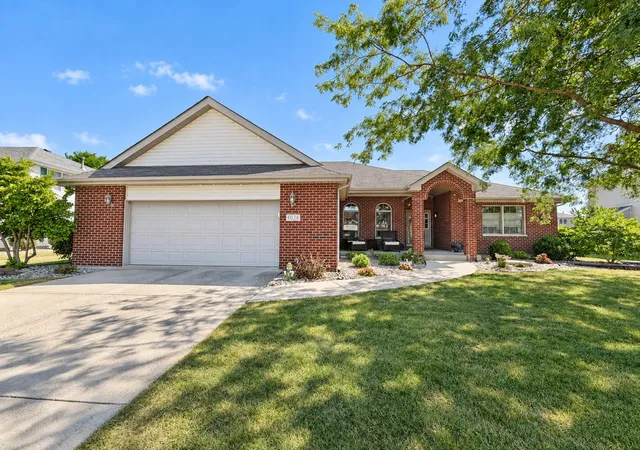 Photo 1 of Single family home for sale at 1024 Southcreek Dr, Manteno, IL 60950 | MLS# 12753127 | Listing updated on 2026-10-02