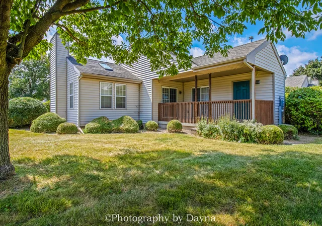 Photo 3 of Townhouse for sale at 702 Huntington Ct #702, Bourbonnais, IL 60914 | MLS# 12753159 | Listing updated on 2026-09-13