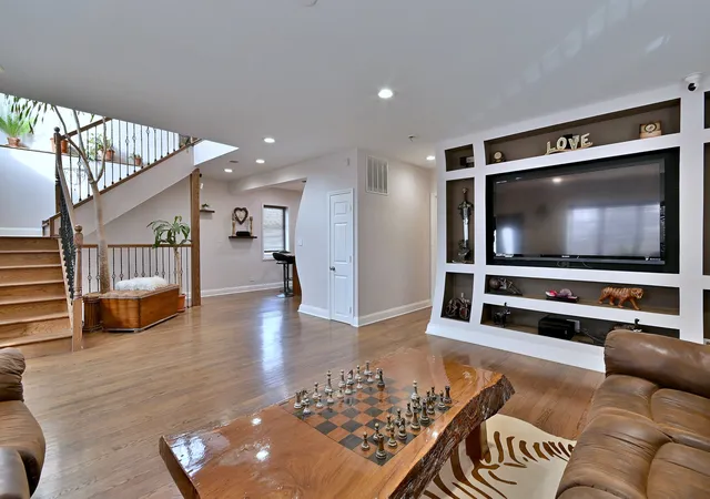 Photo 4 of Single family home for sale at 9730 Reeves Ct, Franklin Park, IL 60131 | MLS# 12753195 | Listing updated on 2026-09-15