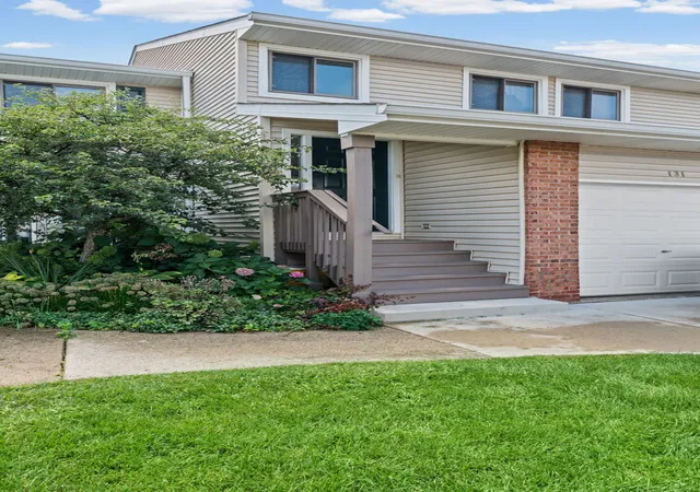 Photo 1 of Sale Pending at 133 Autumn Ct #133, Buffalo Grove, IL 60089 | MLS# 12753338 | Listing updated on 2026-10-03