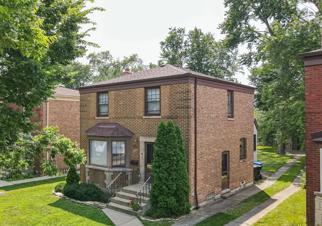 Photo 1 of Sale Pending at 9932 S Maplewood Ave, Chicago, IL 60655 | MLS# 12753387 | Listing updated on 2026-09-30