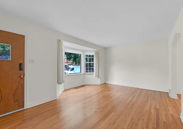 Photo 3 of Sale Pending at 9932 S Maplewood Ave, Chicago, IL 60655 | MLS# 12753387 | Listing updated on 2026-09-30