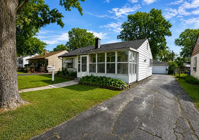 Photo 3 of Single family home for sale at 3333 Fairview Ave, South Chicago Heights, IL 60411 | MLS# 12753405 | Listing updated on 2026-09-14