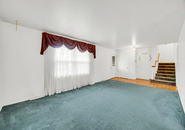 Photo 3 of Single family home for sale at 986 Harvard Ln, Buffalo Grove, IL 60089 | MLS# 12753504 | Listing updated on 2026-09-14