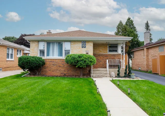 Photo 1 of Single family home for sale at 3521 Sarah St, Franklin Park, IL 60131 | MLS# 12753513 | Listing updated on 2026-09-14