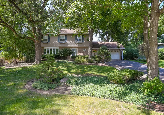 Single family home for sale at 26w530 Prairie Ave, Winfield, IL 60190 | MLS# 12753515