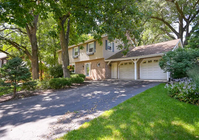 Photo 1 of Single family home for sale at 26w530 Prairie Ave, Winfield, IL 60190 | MLS# 12753515 | Listing updated on 2026-09-15