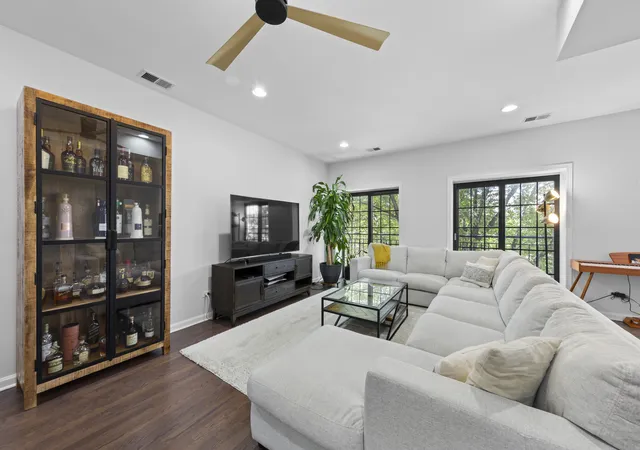 Photo 2 of Condo for sale at 1521 N Ashland Ave #3, Chicago, IL 60622 | MLS# 12753558 | Listing updated on 2026-09-18