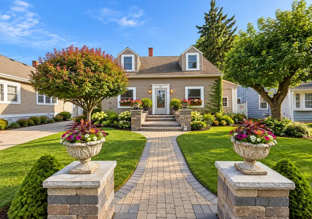 Photo 1 of Single family home for sale at 531 Forest Ave, Aurora, IL 60505 | MLS# 12753605 | Listing updated on 2026-09-11