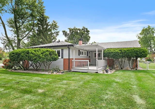 Photo 3 of Single family home for sale at 435 Kingman Ln, Hoffman Estates, IL 60169 | MLS# 12753693 | Listing updated on 2026-09-28