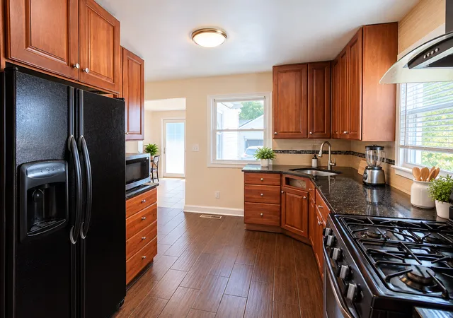 Photo 3 of Single family home for sale at 429 Ann St, Elgin, IL 60120 | MLS# 12753707 | Listing updated on 2026-09-14