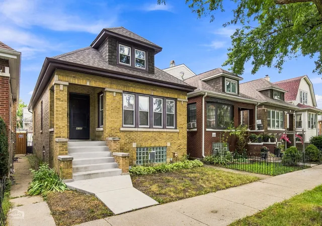 Photo 2 of Single family home for sale at 4150 W Melrose St, Chicago, IL 60641 | MLS# 12753761 | Listing updated on 2026-09-15