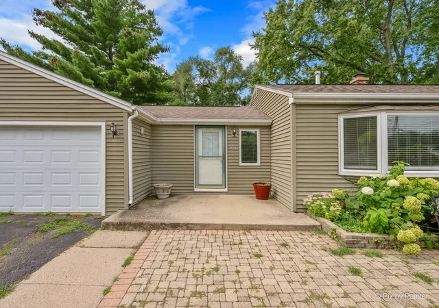 Photo 3 of Single family home for sale at 6301 Robert Rd, Cary, IL 60013 | MLS# 12753805 | Listing updated on 2026-10-01