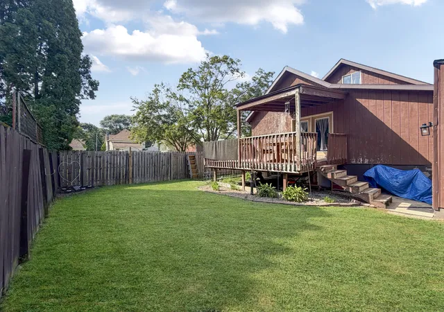 Photo 2 of Single family home for sale at 828 S Adams Ave, Freeport, IL 61032 | MLS# 12753823 | Listing updated on 2026-09-15