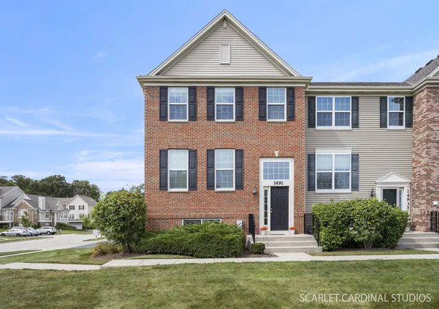 Photo 1 of Townhouse for sale at 1491 Deer Pointe Dr, South Elgin, IL 60177 | MLS# 12753843 | Listing updated on 2026-09-18