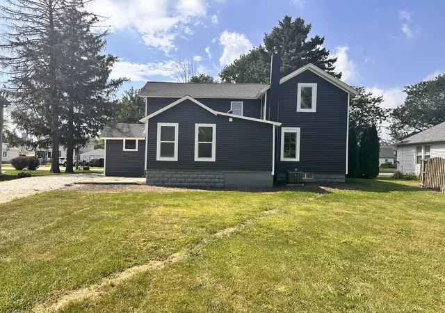 Photo 4 of Single family home for sale at 323 N Main St, Earlville, IL 60518 | MLS# 12753946 | Listing updated on 2026-10-04