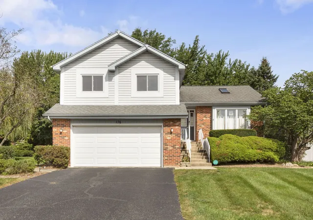 Photo 1 of Single family home for sale at 176 Denberry Ct, Lake Zurich, IL 60047 | MLS# 12753956 | Listing updated on 2026-09-15