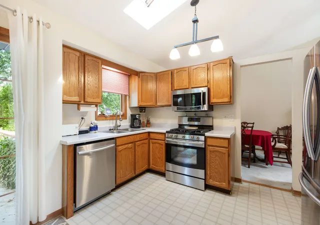 Photo 4 of Single family home for sale at 176 Denberry Ct, Lake Zurich, IL 60047 | MLS# 12753956 | Listing updated on 2026-09-15