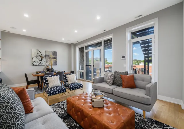 Photo 3 of Condo for sale at 3056 N Lincoln Ave #3, Chicago, IL 60657 | MLS# 12754058 | Listing updated on 2026-10-01