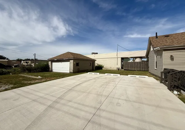 Listing Photo 5 - Condo for sale in building located at 154 E 3rd St, Manteno, IL 60950