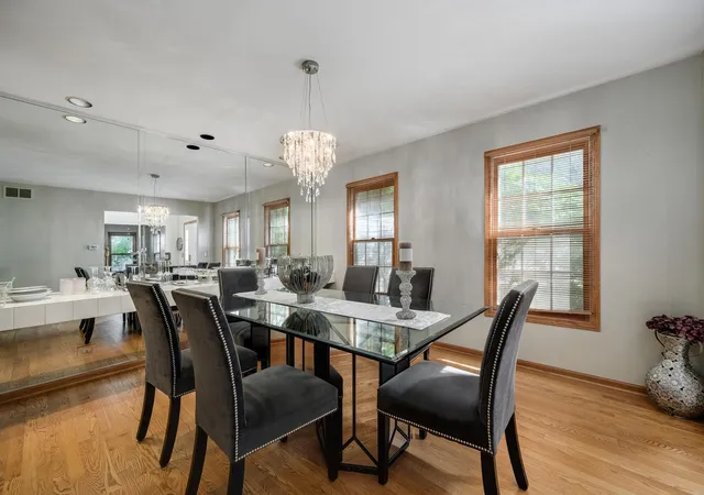 Photo 3 of Single family home for sale at 5282 Galloway Dr, Hoffman Estates, IL 60192 | MLS# 12754166 | Listing updated on 2026-09-13